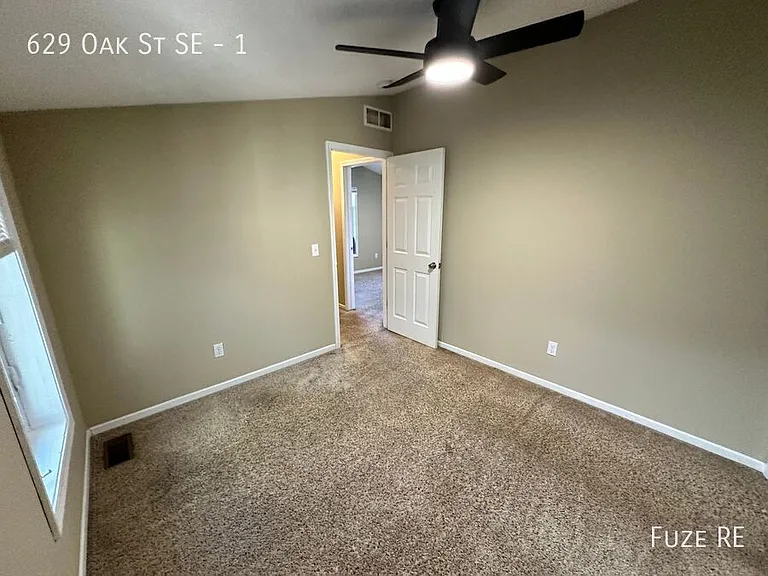 629 Oak St SE #1 — Photo 48