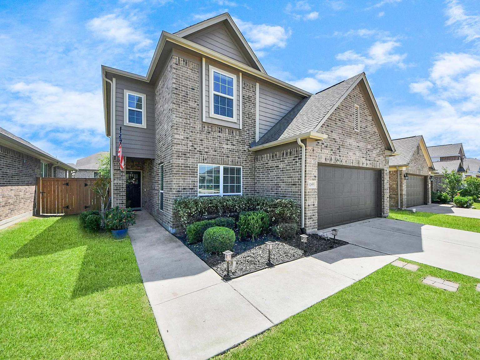 5 bed, 2.5 bath, 2719 sqft, $3,350 — Photo 1
