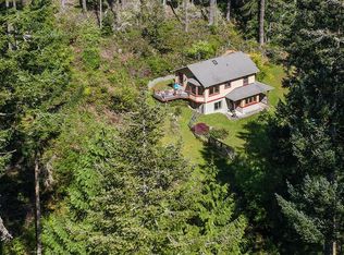591 Sand Rd, Port Townsend, WA 98368