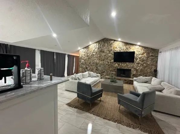 4020 NW 101st Dr, Pompano Beach, FL 33065