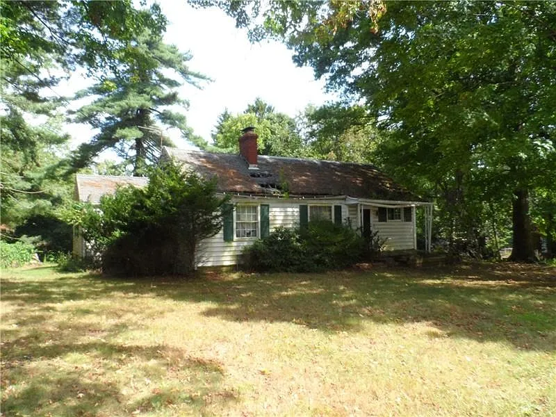 214 Moreland Rd photo 1
