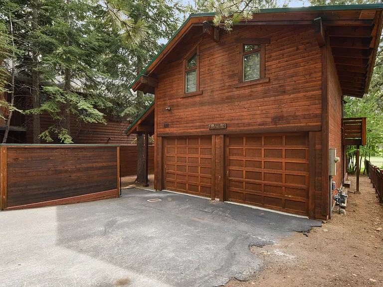611 Brassie Ave — Photo 2