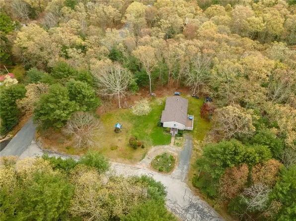 4 Levitt Ln, Exeter, RI 02822