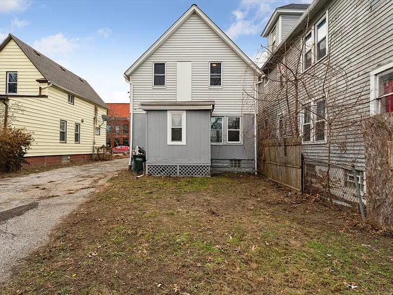 4002 Ardmore Ave — Photo 2