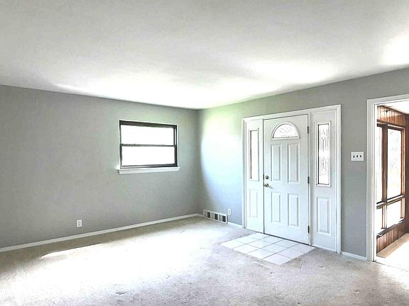 5th image of 10527 Meath Dr
