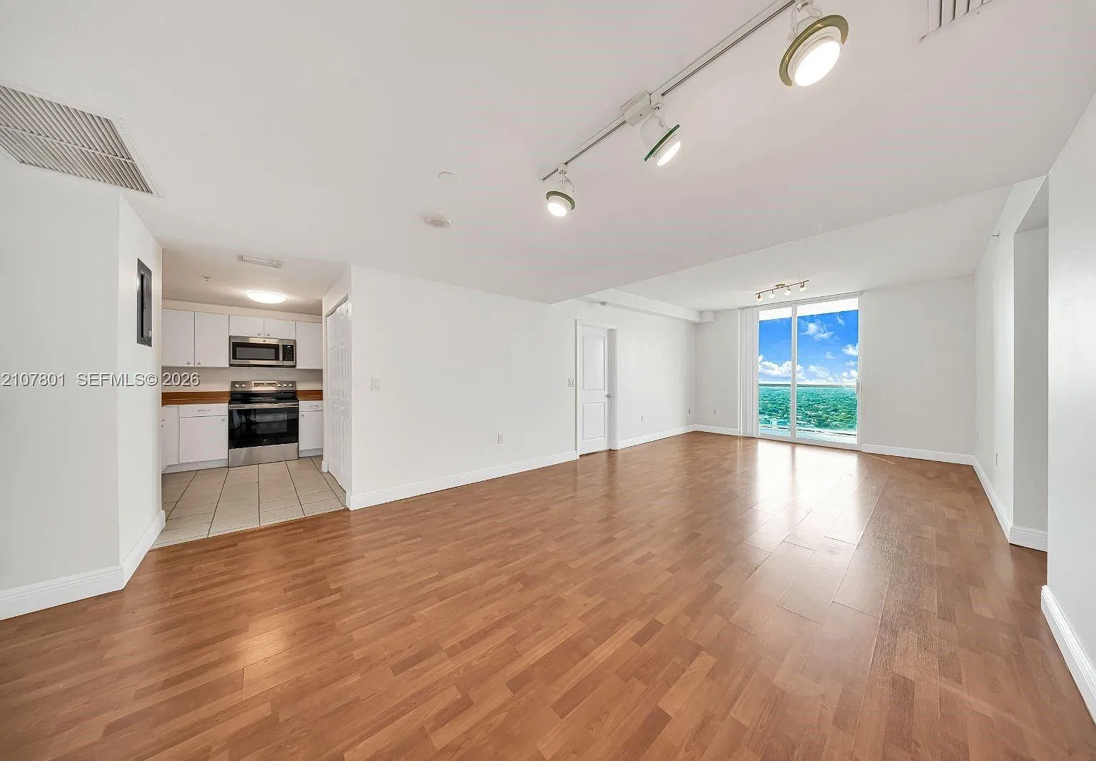Vue At Brickell Condo — Photo 4