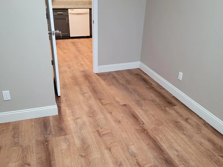 2604 Sierra Vista Ct #G — Photo 22