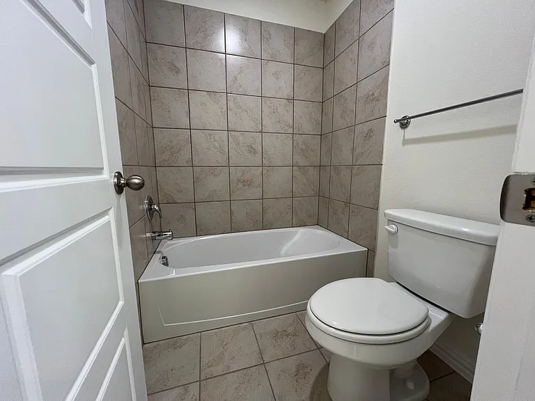 3409 Riverlawn Dr — Photo 21