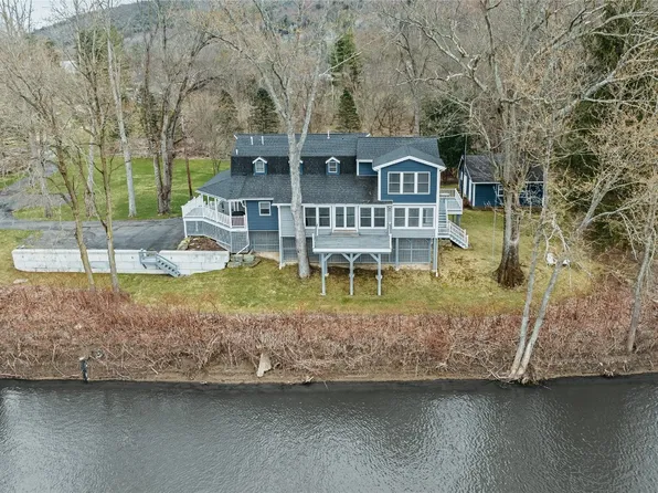 13 Riverbank Rd, Vestal, NY 13850