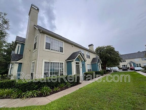 4th image of 13700 Richmond Park Dr N APT 1109