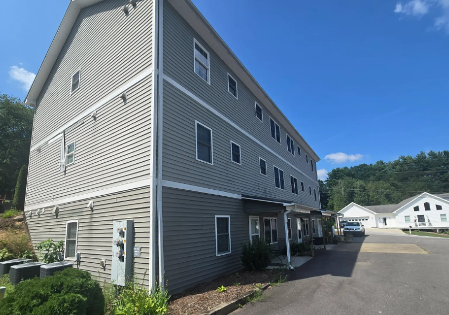 337 Academy Street — Photo 2