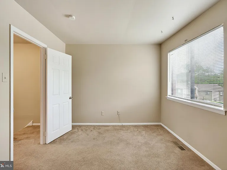 803 Valley Dr — Photo 31