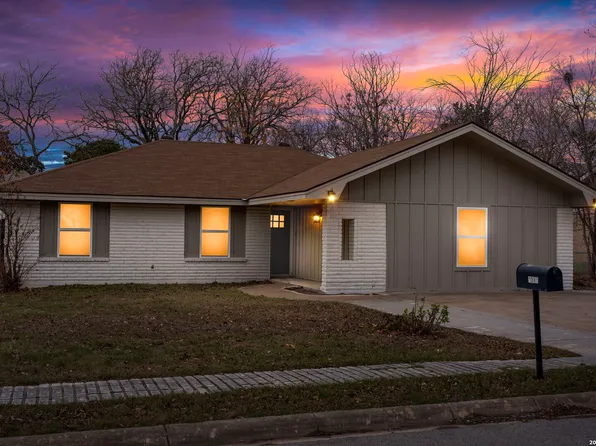 2311 Trails End, Kerrville, TX 78028