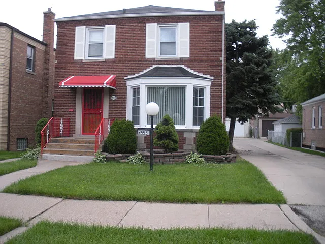2555 W 81st St photo 1