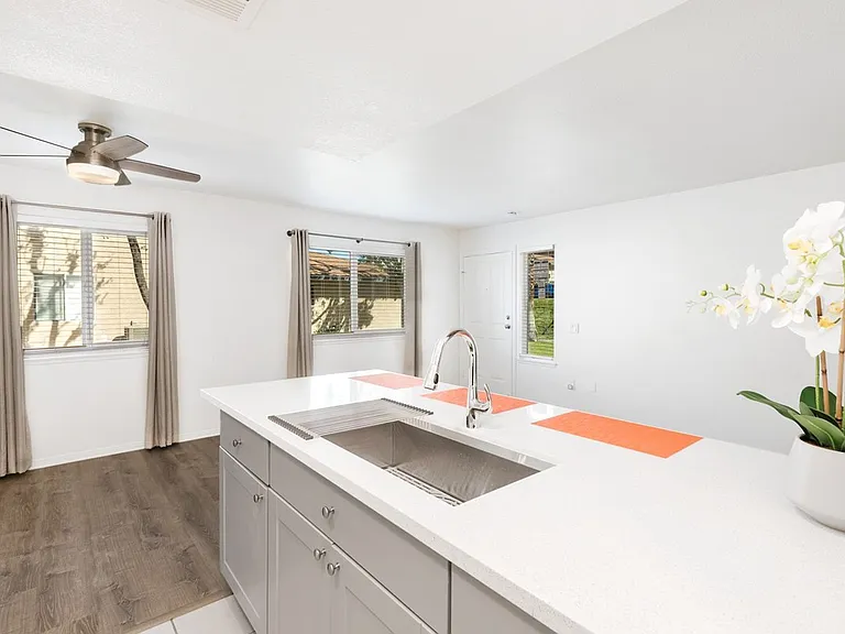 72728 Willow St #2 — Photo 5