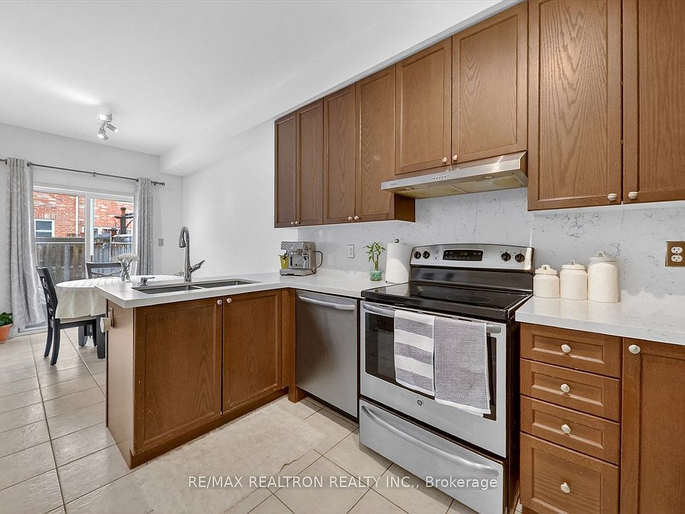 1st image of 8 Hickman Rd