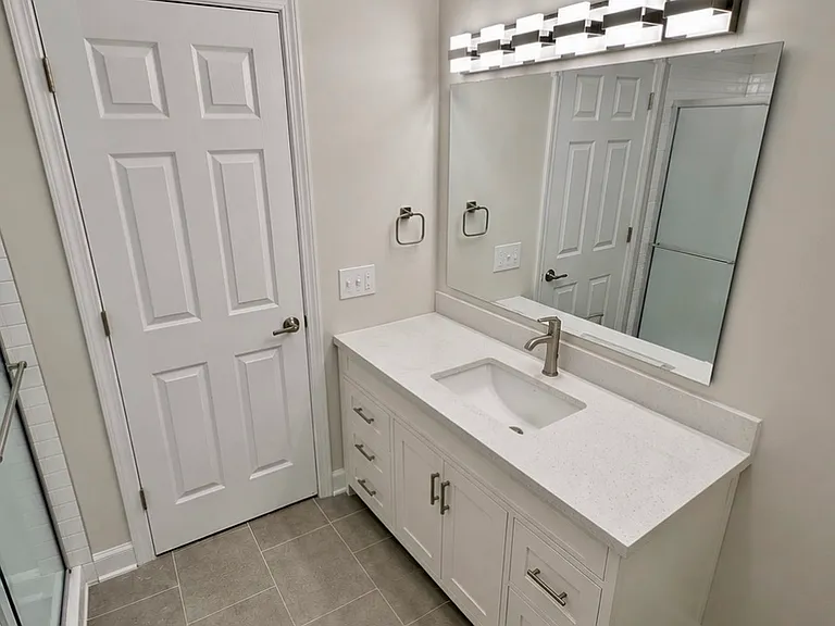 353 E Oklahoma Ave — Photo 6