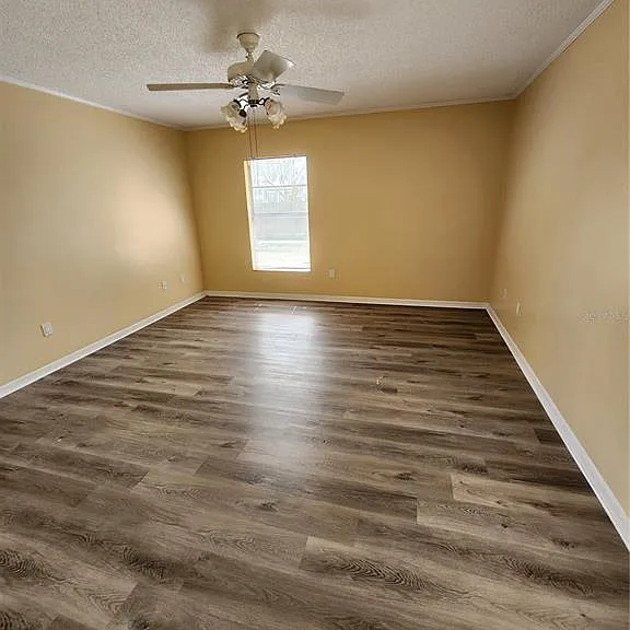 8748 Hampden Dr — Photo 6