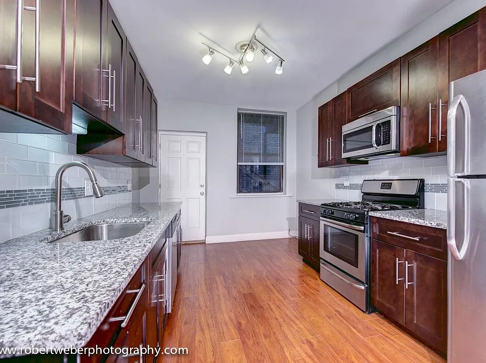 1209 W Catalpa Ave #1