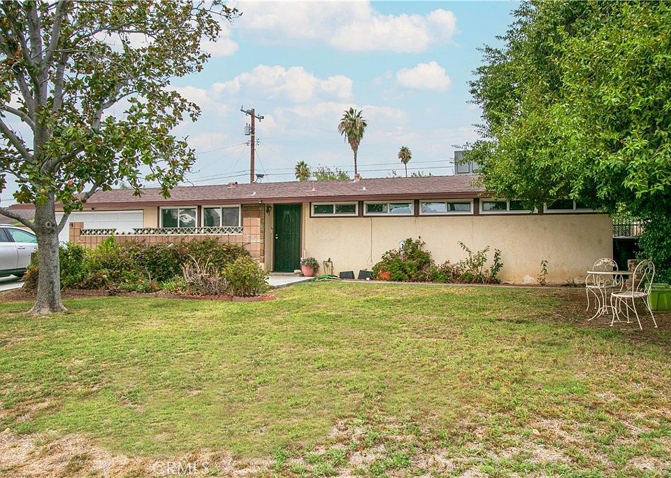 1st image of 25376 Toluca Dr