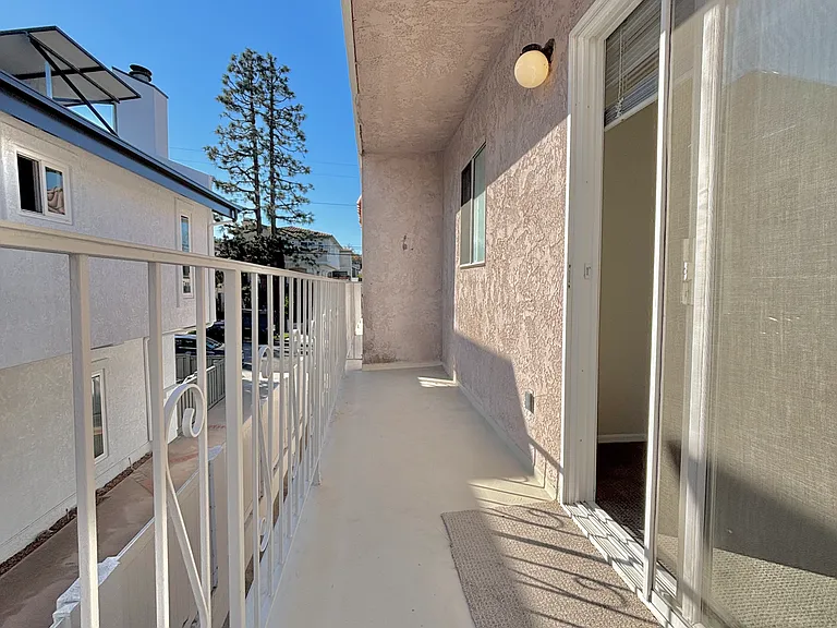 114 S Irena Ave #2 — Photo 2