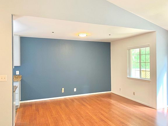 5th image of 1007 San Antonio Cir Unit 316