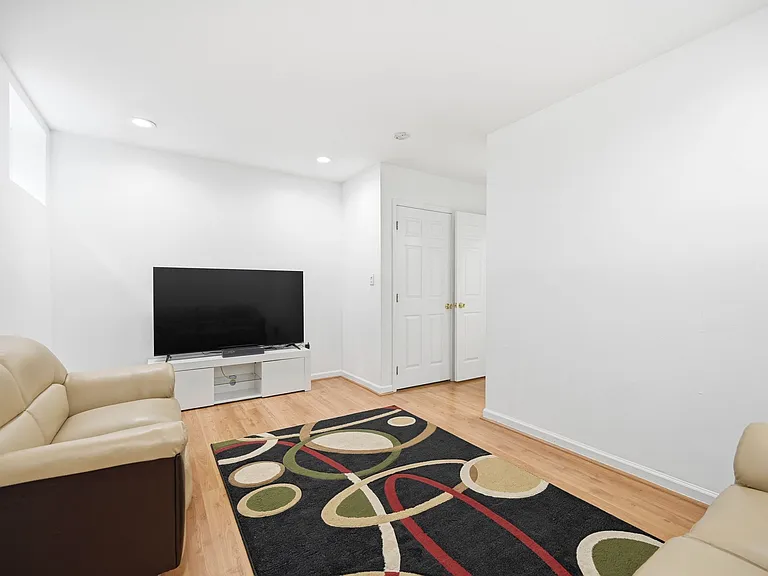 216 Barringer Dr — Photo 8