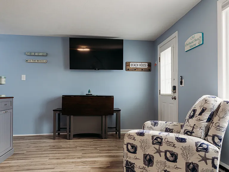 189 E Grand Ave #304 — Photo 11