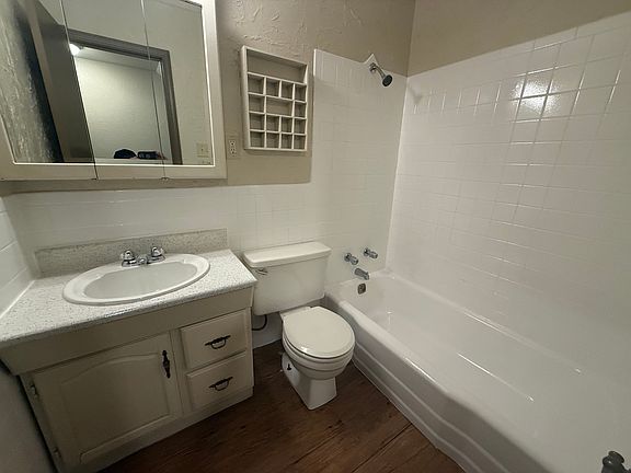 5th image of 9605 Belmont Ave
