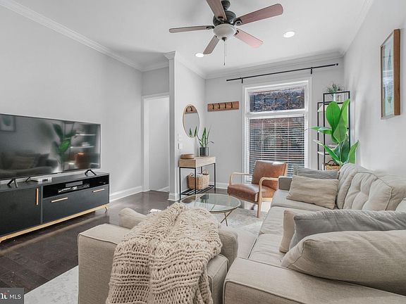 4th image of 3102 E Lombard St