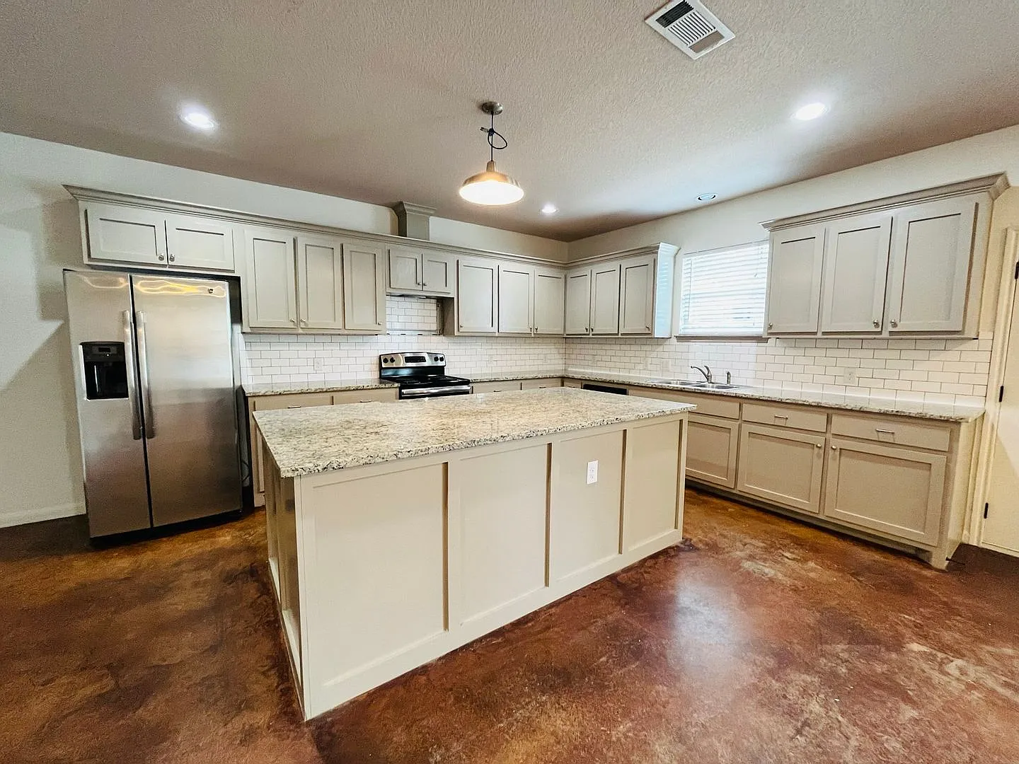 MOVE IN 2027 $5500 1st Yr $6000 2nd Yr 5 Bedroom 3 Bath 3 Block to TCU Neeley Building — Photo 3