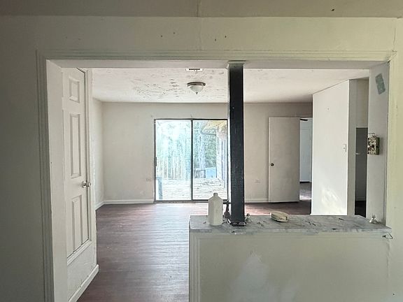 4th image of 1441 N Joe Wilson Rd