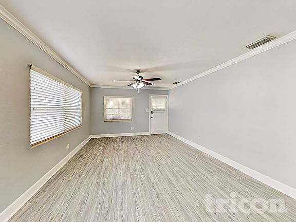 2nd image of 225 W King St