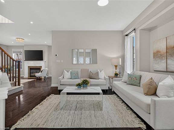 5th image of 100 Garinger Cres