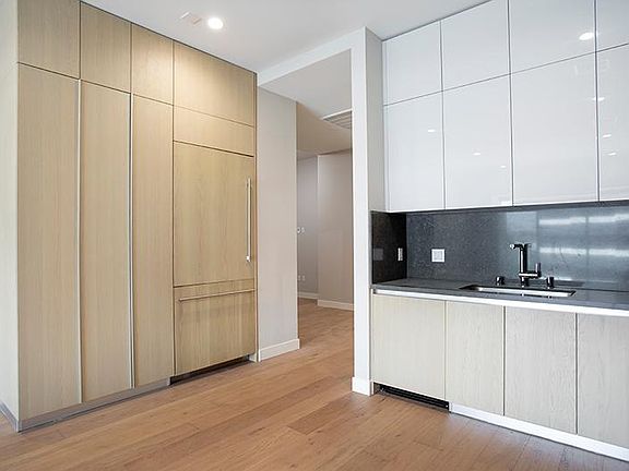 3rd image of 388 E Cordova St #705