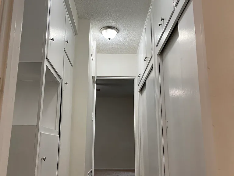 921 S Park Cir — Photo 11