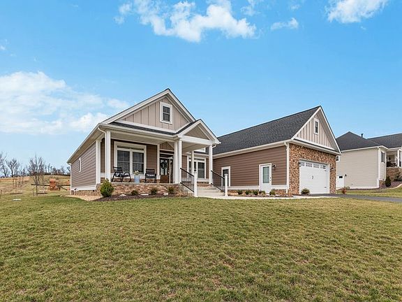 4th image of 121 Rolling Oaks Dr