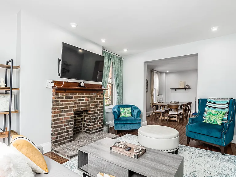 880 Harrison Ave — Photo 10
