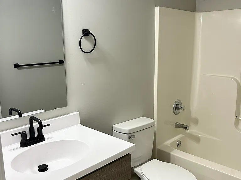 125 S Main St #1A — Photo 5