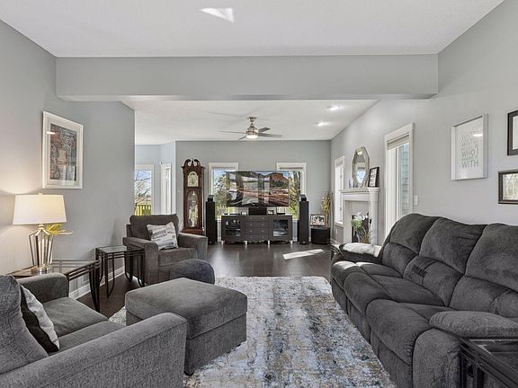 4th image of 2425 Periwinkle Ave N