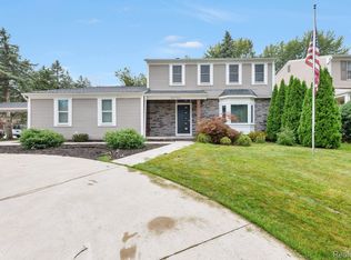 33754 Cadillac St, Farmington Hills, MI