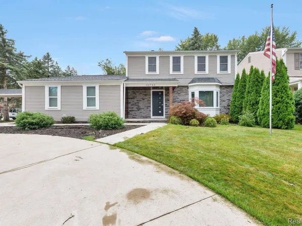 33754 Cadillac St, Farmington Hills, MI 48335