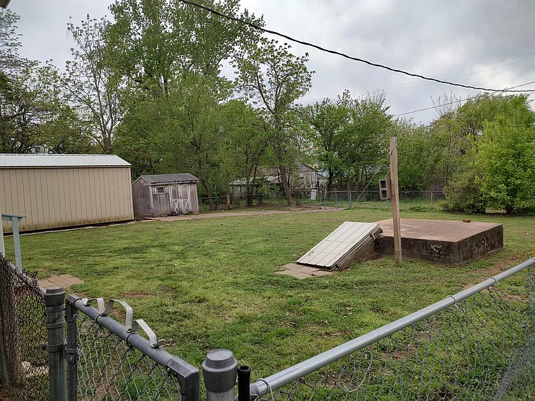 605 Bennett Blvd — Photo 2