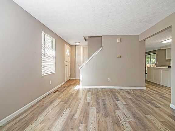 3rd image of 6424 Goldfinch Dr