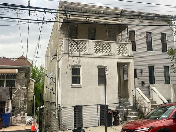 3rd image of 1417 Needham Ave