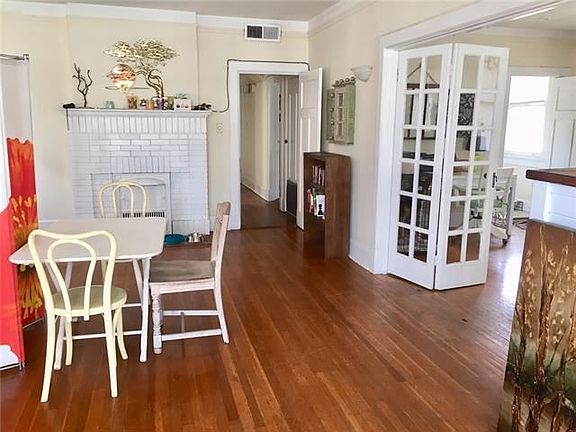 2nd image of 6040 Prytania St