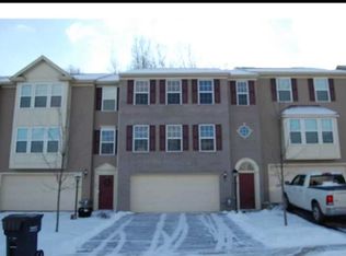 136 Broadstone Dr, Mars, PA 16046