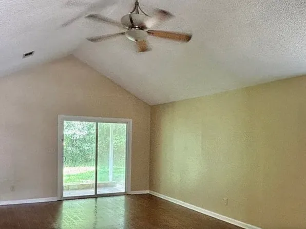 111 S Jackson Ave, Picayune, MS 39466