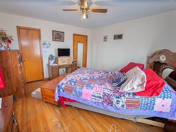 3rd image of 307 N Ash St