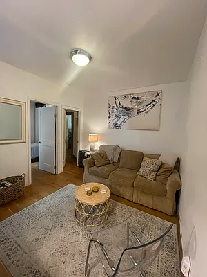 Rented by Weinstein Realty Group | media 8